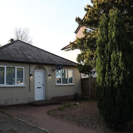 Cosy 3-Bed Bungalow Nec Airport Close To Amenities Birmingham Exteriör bild