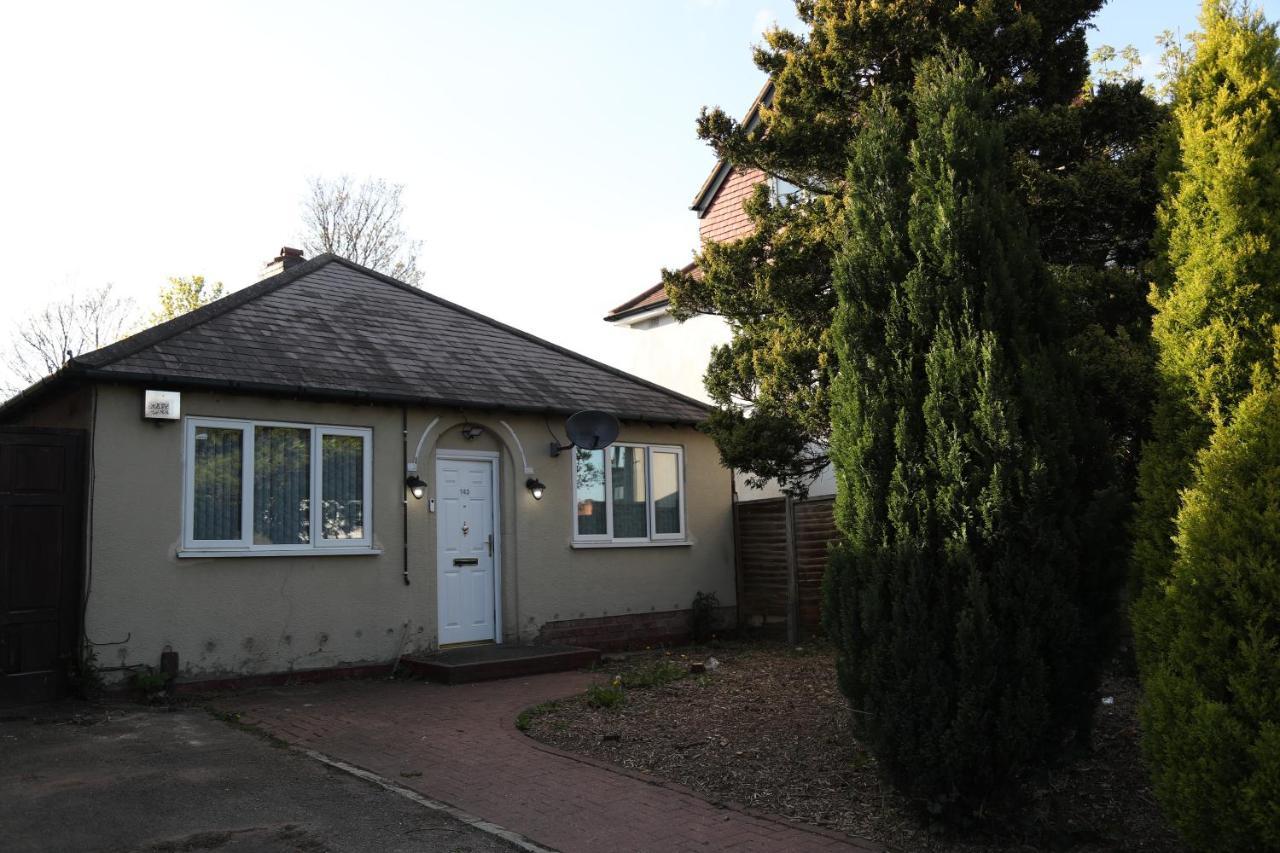 Cosy 3-Bed Bungalow Nec Airport Close To Amenities Birmingham Exteriör bild