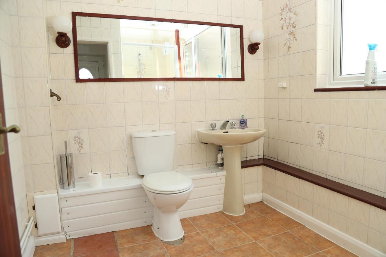 Cosy 3-Bed Bungalow Nec Airport Close To Amenities Birmingham Exteriör bild